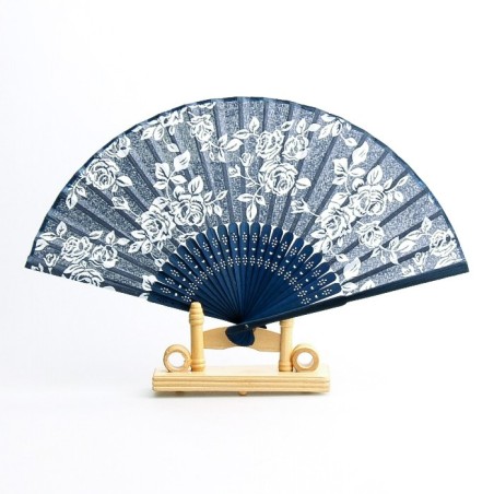 Éventail bleu motif fleurs blanches