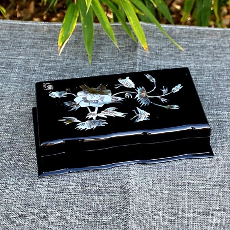 Boite à bijoux en bois laqué