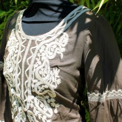 Tunique marron brodée 