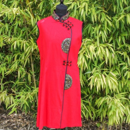 Tunique rouge traditionnelle