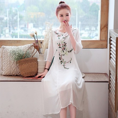 Robe \"Rétro\"  broderie florale