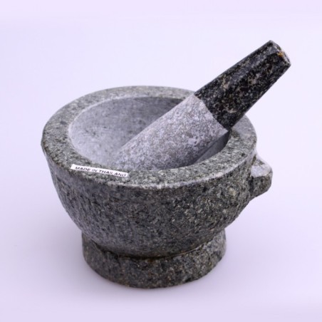 Mortier et pilon en pierre 