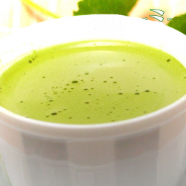 LAIT AU THÉ MATCHA ET GINGEMBRE