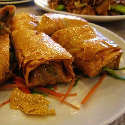 ROULEAUX FRITS DE FEUILLES DE SOJA AU CRABE